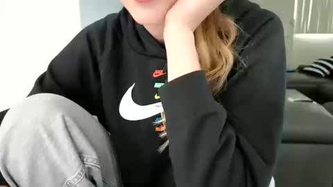 emilly online show from October 19, 3:45 pm