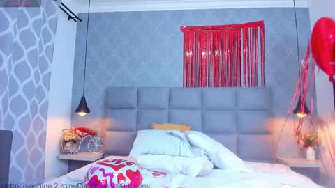 emilyy_r online show from February 13, 7:10 pm