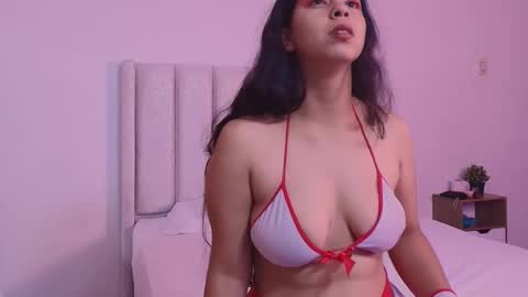 emilyy_veega online show from January 15, 1:48 pm