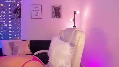 Emily  online show from March 13, 7:09 pm