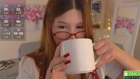 Snapshot of emina_woody chatting on May 22, 6:35 pm Tracy online show from May 22, 6:35 pm