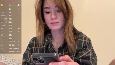 Snapshot of eminemswife chatting on December 3, 11:19 am Nadya online show from December 3, 11:19 am