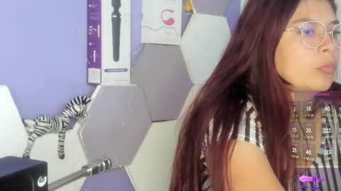 Snapshot of emira199 chatting on January 6, 8:07 pm emira199 online show from January 6, 8:07 pm