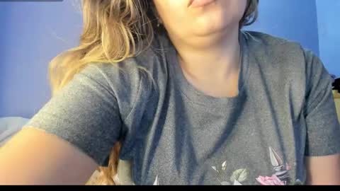 Snapshot of emira199 chatting on November 2, 3:53 am emira199 online show from November 2, 3:53 am