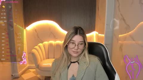 Emma online show from October 14, 8:31 pm