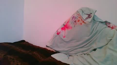 Snapshot of emma3119 chatting on December 7, 6:54 am emma online show from December 7, 6:54 am