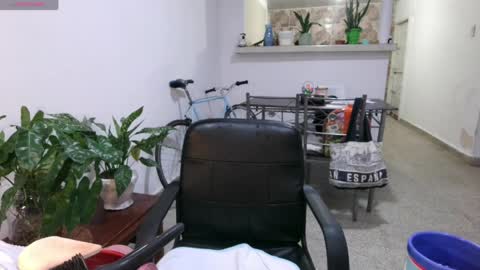 emma______1996 online show from April 4, 8:34 am