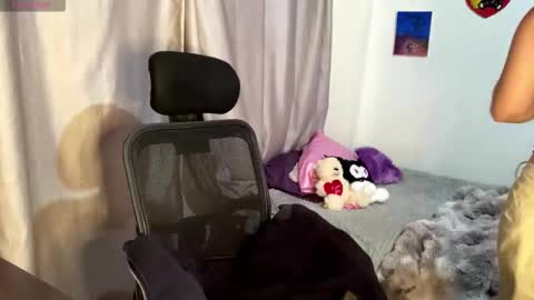 Snapshot of emma__bell_ chatting on September 22, 11:51 pm Emma Is here online show from September 22, 11:51 pm
