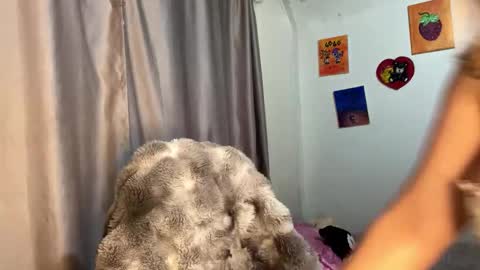 Snapshot of emma__bell_ chatting on October 26, 9:10 pm Emma Is here online show from October 26, 9:10 pm