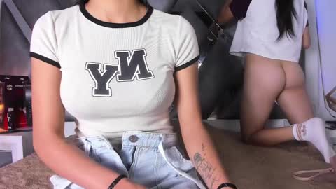 Snapshot of emma__js_ chatting on March 5, 12:33 pm emma__js_ online show from March 5, 12:33 pm