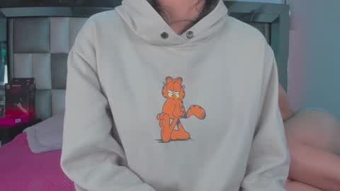 Snapshot of emma__js_ chatting on October 1, 12:00 pm emma__js_ online show from October 1, 12:00 pm