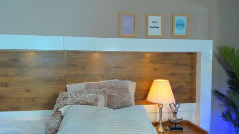 Snapshot of emma_bakker_ chatting on December 18, 5:31 pm Emma online show from December 18, 5:31 pm