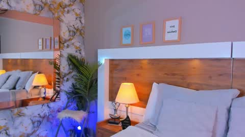 Snapshot of emma_bakker_ chatting on January 13, 11:26 am Emma online show from January 13, 11:26 am