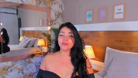 Snapshot of emma_bakker_ chatting on February 1, 6:23 am Emma online show from February 1, 6:23 am