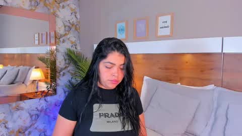 Snapshot of emma_bakker_ chatting on February 3, 7:02 am Emma online show from February 3, 7:02 am