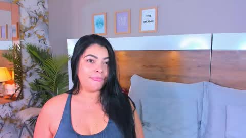 Snapshot of emma_bakker_ chatting on February 16, 9:38 am Emma online show from February 16, 9:38 am