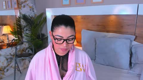 Snapshot of emma_bakker_ chatting on February 27, 5:29 am Emma online show from February 27, 5:29 am