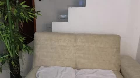 Snapshot of emma_blue_ chatting on September 11, 4:01 am Emma Blue modelo independiente online show from September 11, 4:01 am