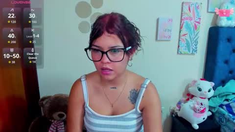 emma_boo_ online show from October 31, 4:19 pm