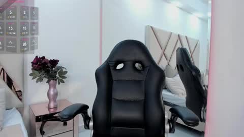 Snapshot of emma_carterr1 chatting on October 3, 6:05 pm pau online show from October 3, 6:05 pm