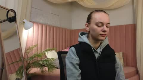 emma_chaser online show from April 21, 1:29 am