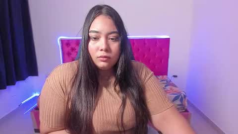 emma_cloup online show from January 18, 1:04 pm