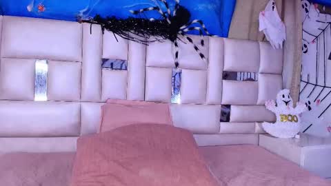 Snapshot of emma_curvy1 chatting on October 22, 3:07 am Emma online show from October 22, 3:07 am