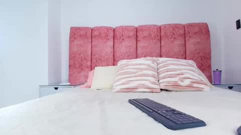 Snapshot of emma_curvy1 chatting on December 3, 3:03 am Emma online show from December 3, 3:03 am