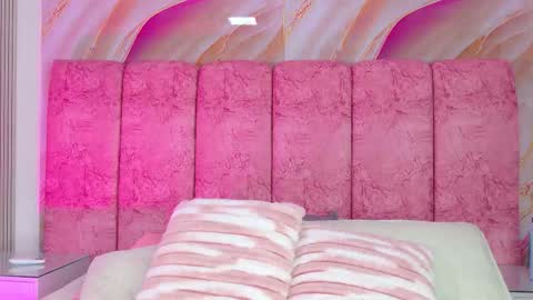 Emma online show from February 20, 3:25 am