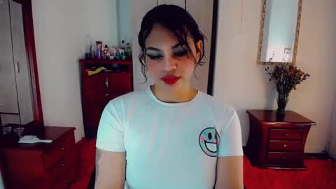 Snapshot of emma_diva chatting on December 8, 6:39 pm emma online show from December 8, 6:39 pm