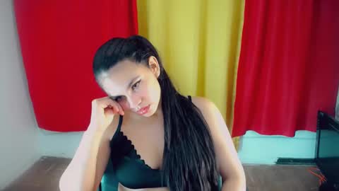 Snapshot of emma_diva chatting on January 19, 11:21 pm emma online show from January 19, 11:21 pm