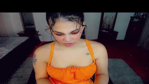 Snapshot of emma_diva chatting on February 5, 11:06 pm emma online show from February 5, 11:06 pm