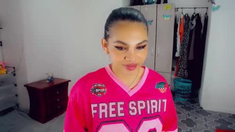 Snapshot of emma_diva chatting on September 17, 10:11 pm emma online show from September 17, 10:11 pm