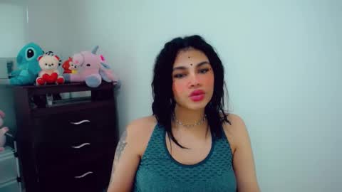 Snapshot of emma_diva chatting on November 22, 12:09 am emma online show from November 22, 12:09 am