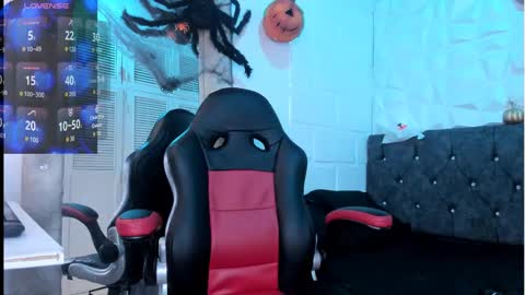 Snapshot of emma_dl2 chatting on October 14, 5:03 pm emma_dl2 online show from October 14, 5:03 pm