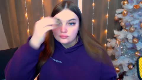 Snapshot of emma_dorn chatting on January 7, 12:09 pm Eva online show from January 7, 12:09 pm