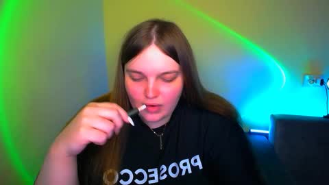 Snapshot of emma_dorn chatting on September 22, 7:38 pm Eva online show from September 22, 7:38 pm