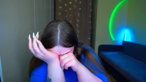 Snapshot of emma_dorn chatting on October 29, 6:59 am Eva online show from October 29, 6:59 am