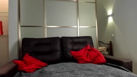 Snapshot of emma_flin chatting on October 21, 11:11 am Emma online show from October 21, 11:11 am