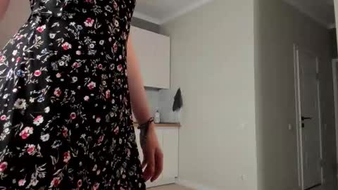 Snapshot of emma_flin chatting on November 14, 3:16 am Emma online show from November 14, 3:16 am