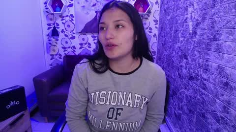 Snapshot of emma_garciaa_ chatting on January 21, 3:48 am emma online show from January 21, 3:48 am