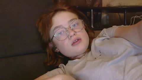 Snapshot of emma_gardens chatting on December 15, 10:14 pm emma_gardens online show from December 15, 10:14 pm