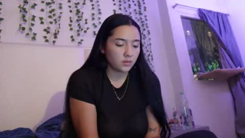 emma_johnson_ online show from April 18, 3:32 am