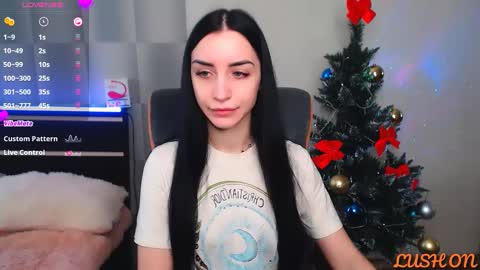 Snapshot of emma_jordan chatting on January 12, 10:34 am Emma online show from January 12, 10:34 am