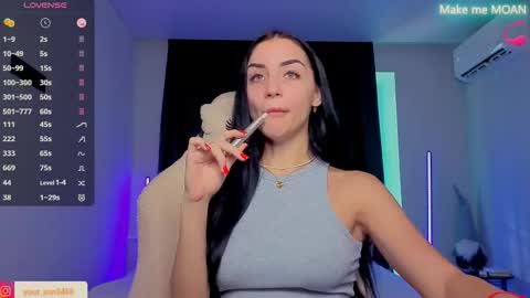 Snapshot of emma_jordan chatting on September 24, 7:33 am Emma online show from September 24, 7:33 am