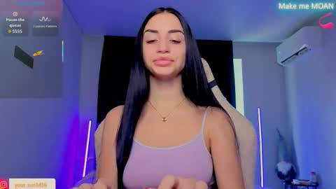 Snapshot of emma_jordan chatting on October 7, 6:43 am Emma online show from October 7, 6:43 am