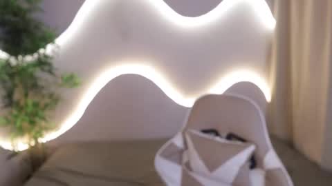 Emma online show from November 25, 5:07 am