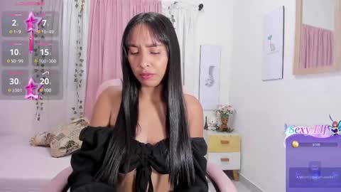 Snapshot of emma_lorense chatting on March 3, 7:06 pm Emma online show from March 3, 7:06 pm