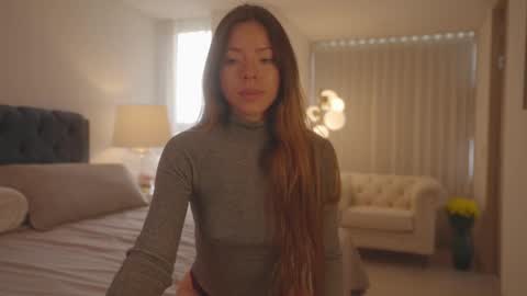 Snapshot of emma_lu1 chatting on February 20, 6:02 pm emma_lu1 online show from February 20, 6:02 pm