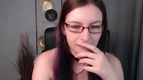 emma online show from December 5, 6:54 am